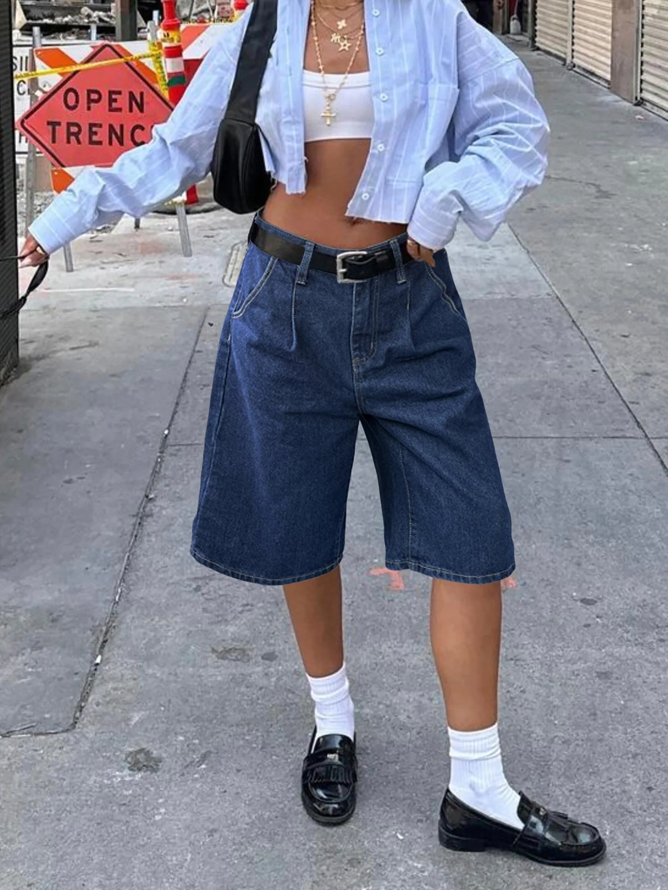 Women's jean shorts, street style, fitted design, denim fabric, mid-rise waist, comfortable and fashionable street style, casual