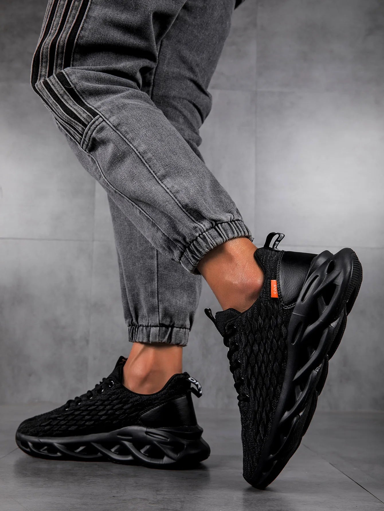 New Lightweight Men's Fashionable Sports Shoes Breathable Comfortable Running Shoes Outdoor Fitness Lazy Training Non-slip Shoes - Shopfly.co.uk
